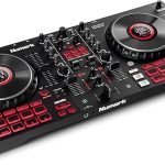 Numark Mixtrack Platinum FX - Controlador DJ para Serato DJ con control de 4 secciones, mezclador DJ, interfaz de audio incorporada, pantallas en las ruedas de selección y paletas de efectos